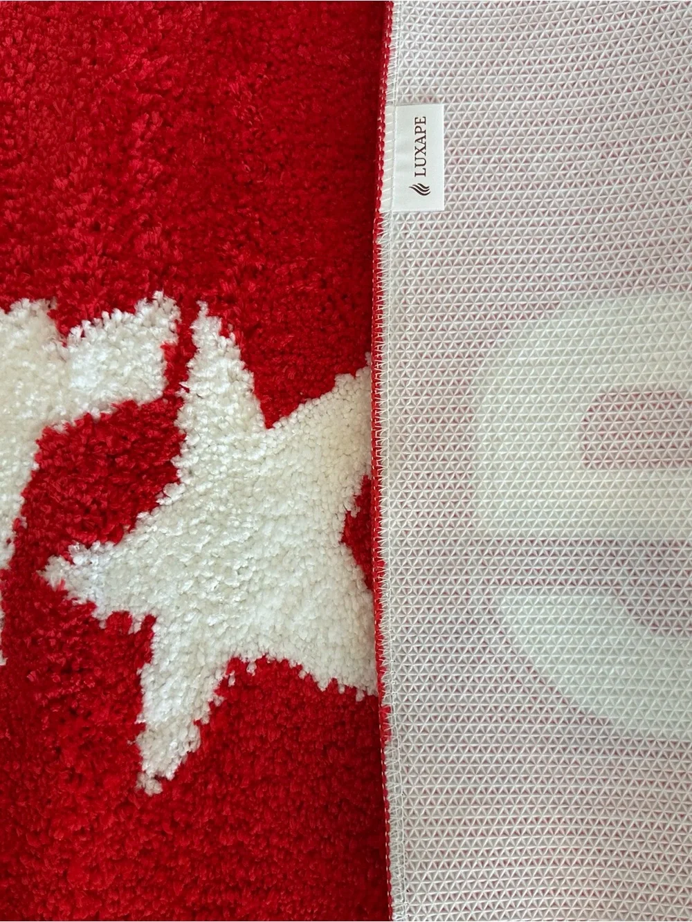 Supreme Rug with star pattern